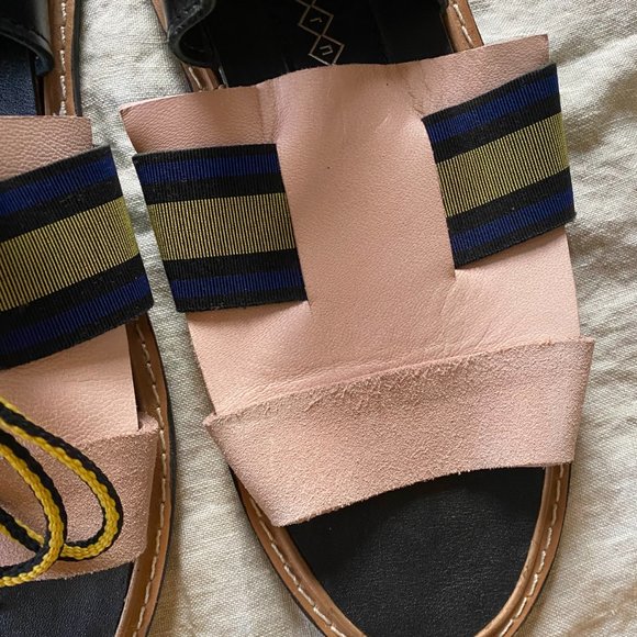 Handmade Wood Ball Leather Flats - Picture 2 of 5